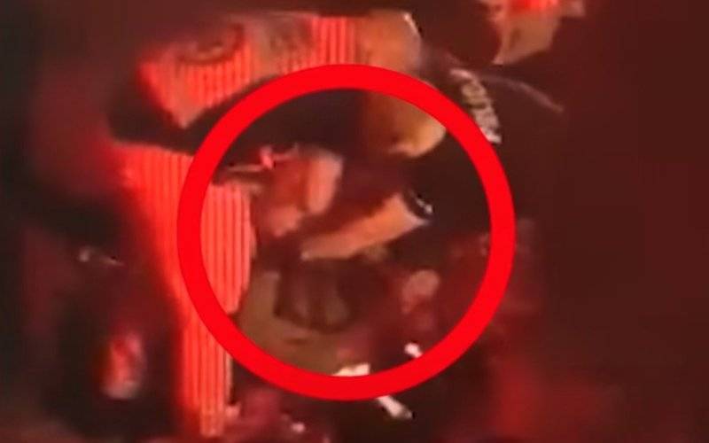 Ratownik okładał pięścią agresywnego pacjenta – FILM
