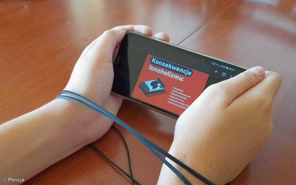 11-latki pokłóciły się z rodzicami i uciekły z domów