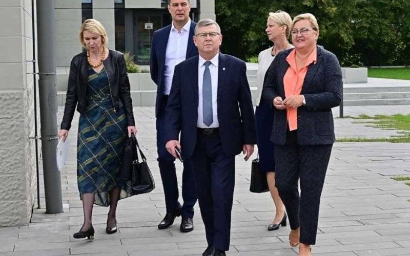 Marszałek województwa w Muzeum Pamięci Mieszkańców Ziemi Oświęcimskiej