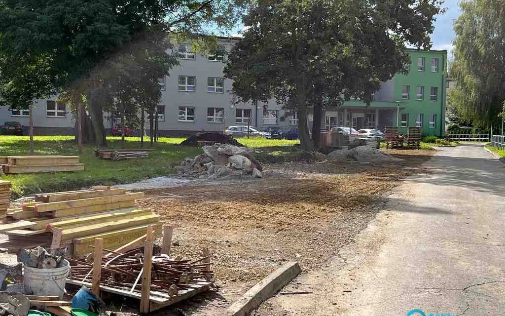Nowe miejsca parkingowe przy szpitalu – FOTO