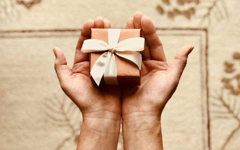 Prezenty dla pary na święta – jaki podarunek ucieszy najbardziej?