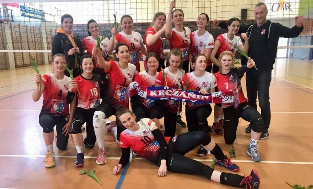 W żółtym kolorze im do twarzy