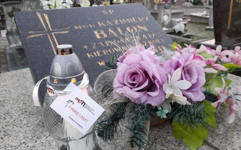 Ponownie zapalą znicze na grobach bohaterów