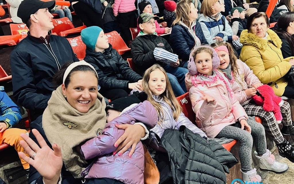 Gorące serca na zimnym lodowisku – FILMY, FOTO