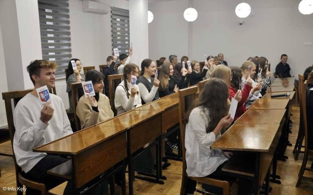 Młodzieżowa Rada Miejska w Kętach sfeminizowana