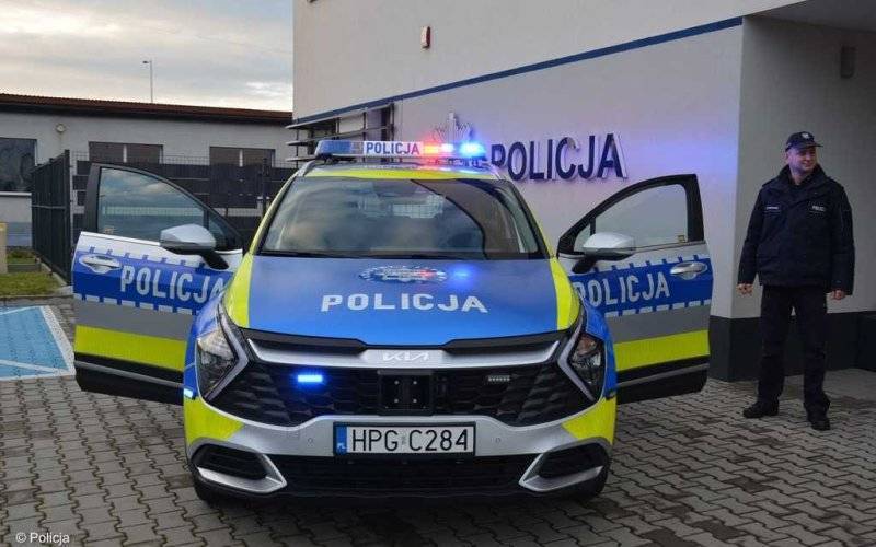 Pierwszy radiowóz w nowych barwach jest w Zatorze