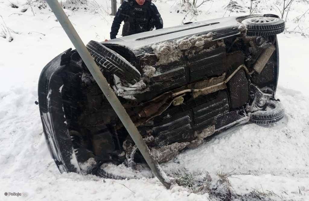 Pijani kierowcy wpadli do rowów