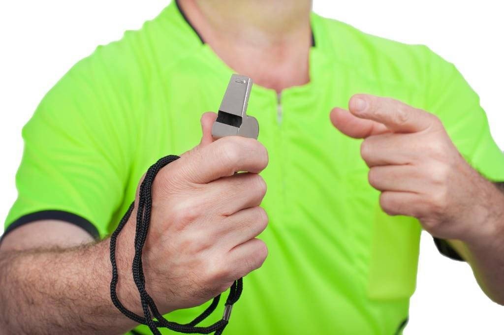 Gwiżdżąc na wszystko, czyli jak zostać piłkarskim sędzią?