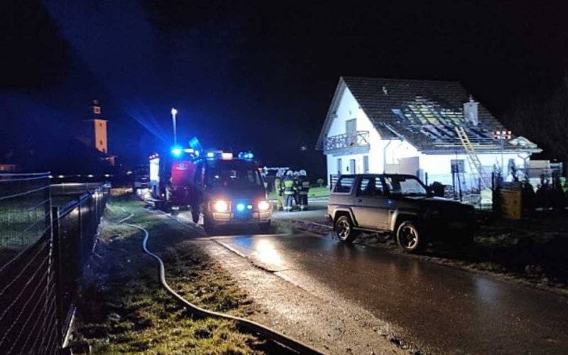 Pożar garażu. Strażacy uratowali dom