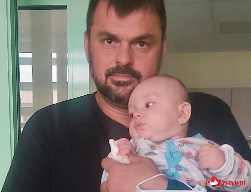 Mały Teoś jest już w domu