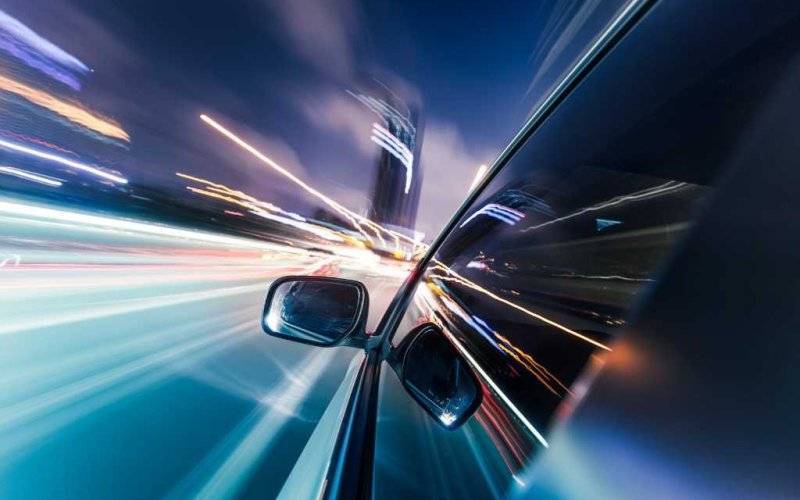 Kierowcy fiata i volkswagena ścigali się na drodze wojewódzkiej