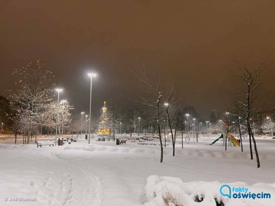 Oświęcim oszczędza prąd i wyłącza latarnie – FOTO