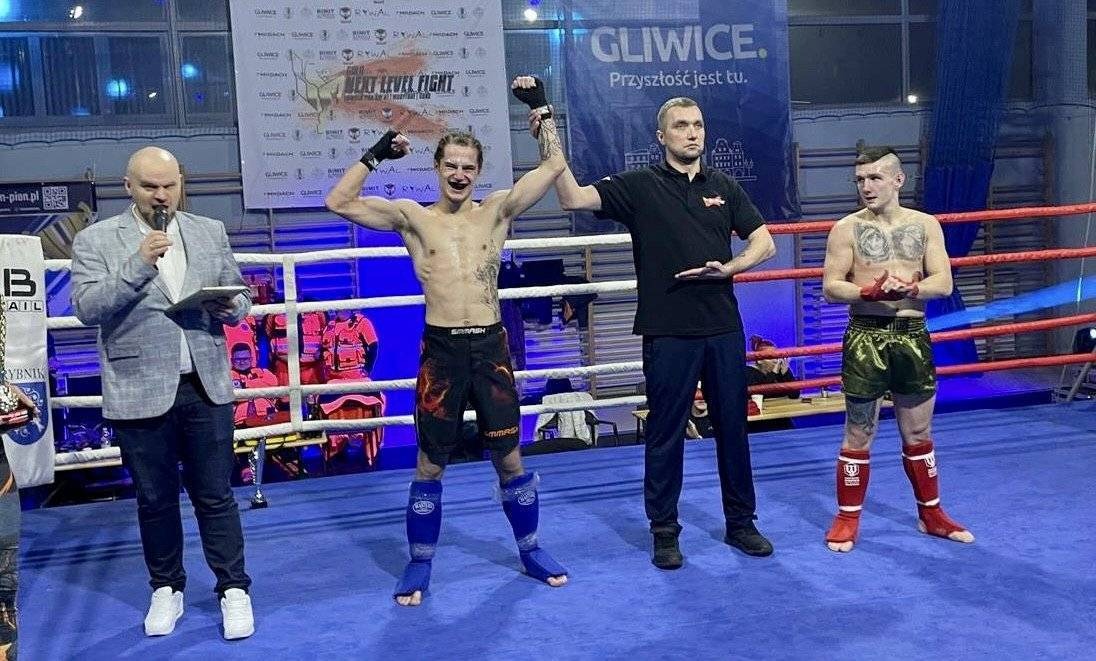 Cyprian Brzeźniak wygrywa w walce wieczoru