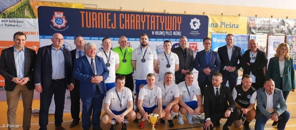 Pomagają i wygrywają