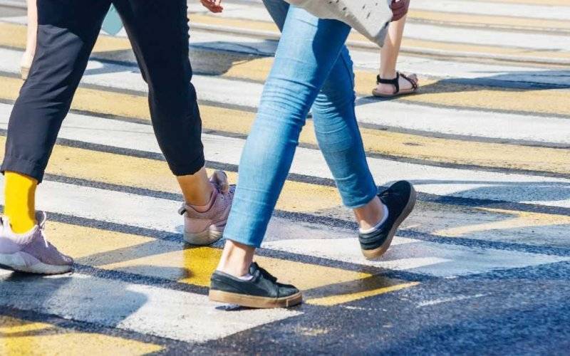 Wyprzedzał na przejściu. O mało nie potrącił dziecka