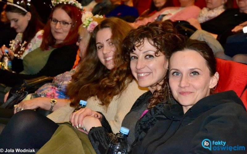 Wiosenne spotkania pełne radości i zabawy dla pań, czyli Kino dla Kobiet – FOTO