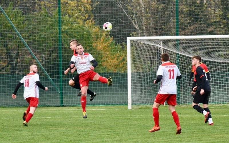Porażka lidera z Malca. Derby dla Rajska