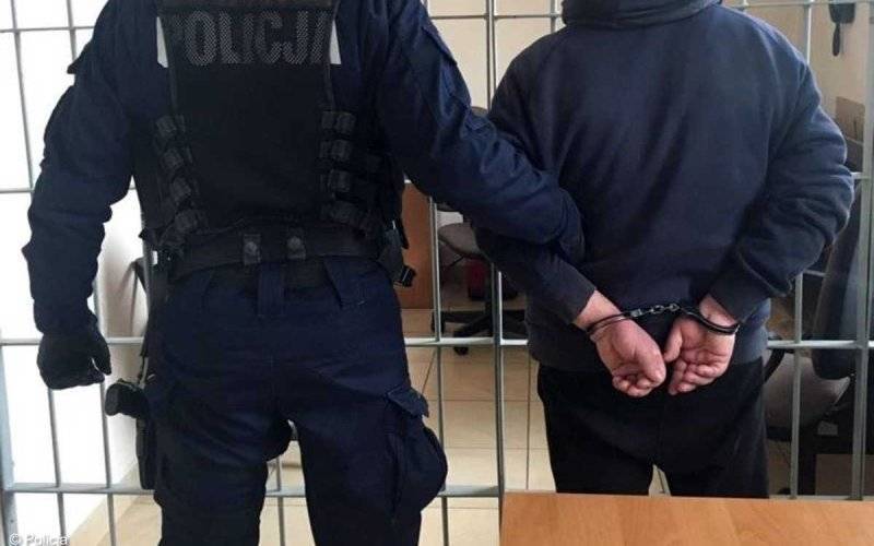 Agresor groził 75-letniej siostrze siekierą
