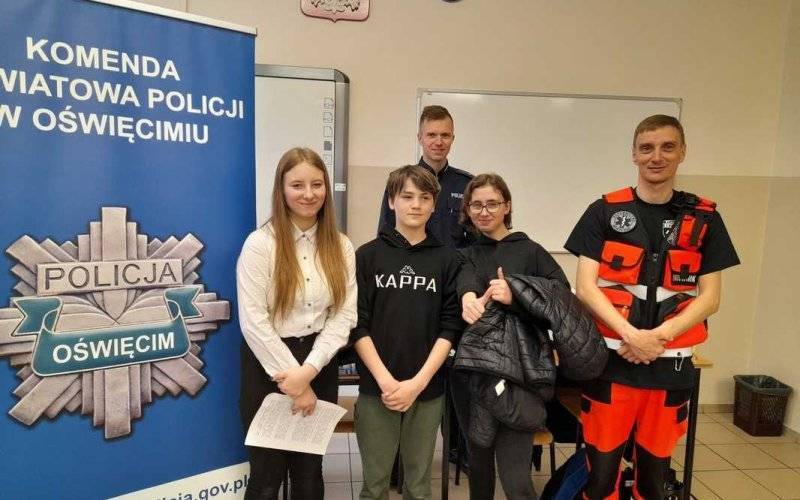 Policjanci zachęcali młodzież, by wstąpiła w ich szeregi – FOTO