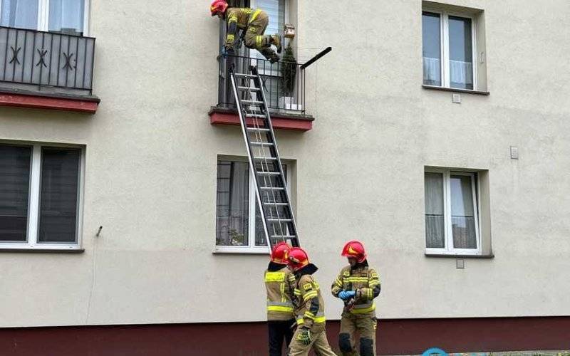 Nie powiedziała, że wyjeżdża. Sąsiedzi powiadomili służby – FILM, FOTO