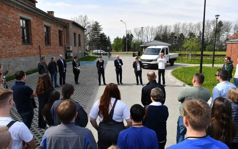 Wsparcie Volkswagena dla muzeum Auschwitz