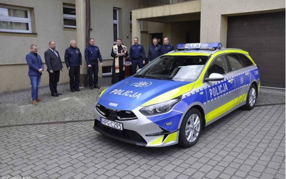 Nowy radiowóz z nowym oznakowaniem – FOTO