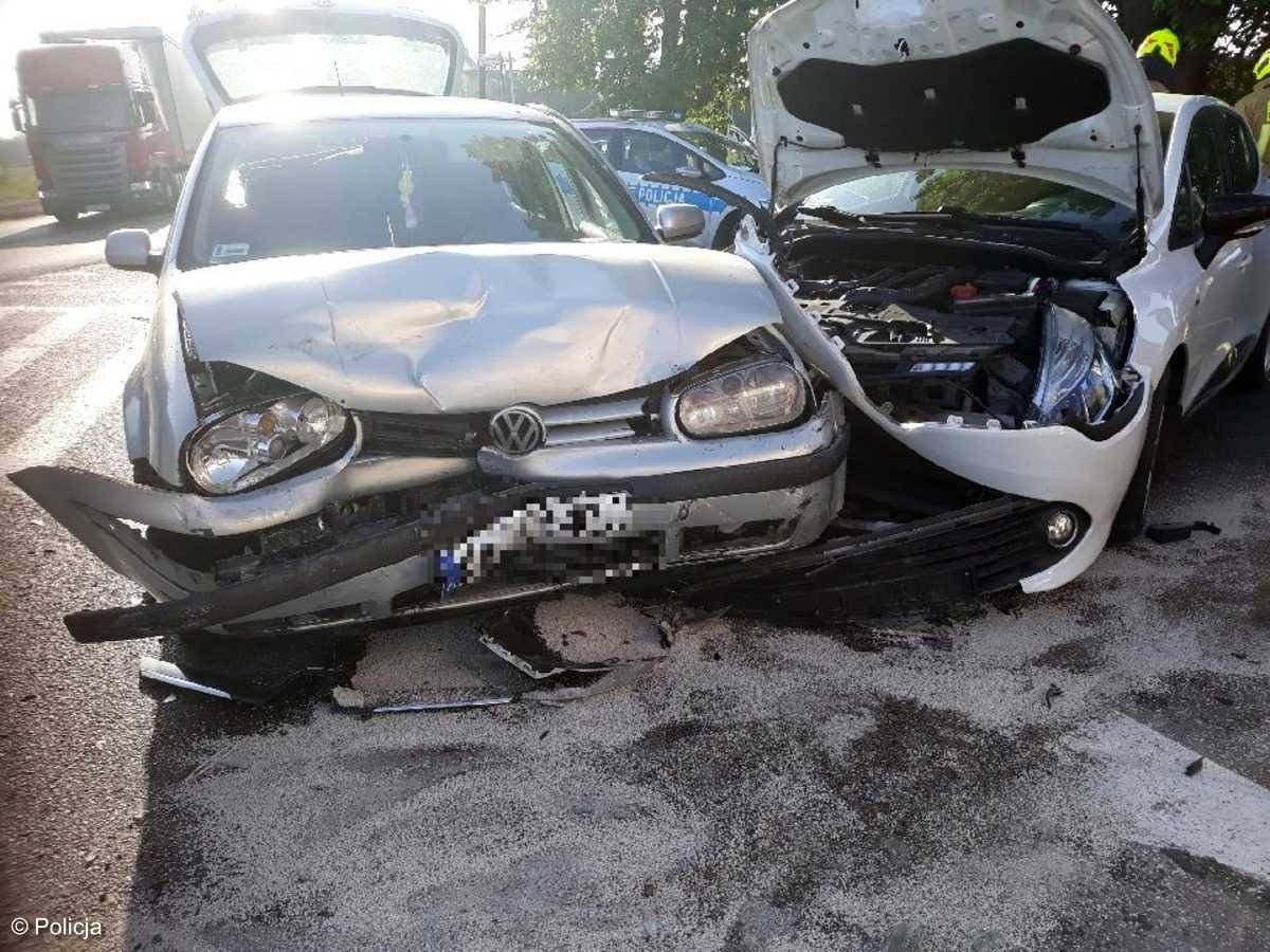 Zasnął za kierownicą. Miał zakaz prowadzenia pojazdów