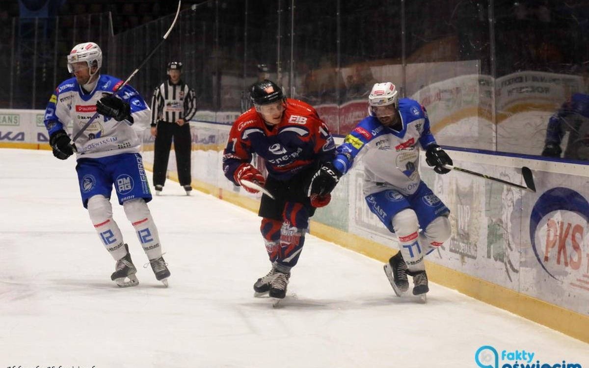 Podpisy wychowanków z różnych pokoleń