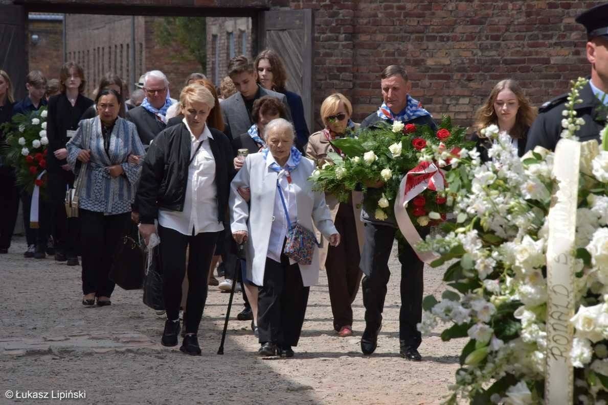 Rocznica pierwszego transportu więźniów do Auschwitz – FILM, FOTO