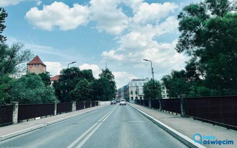 Kolejne utrudnienia w ruchu na starym moście w Oświęcimiu