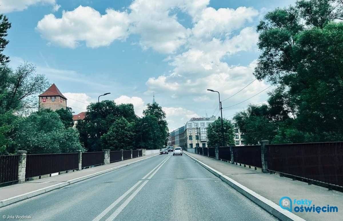 Kolejne utrudnienia w ruchu na starym moście w Oświęcimiu