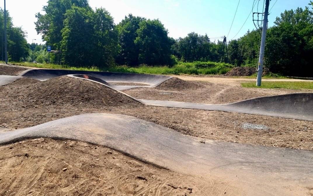 Pumptrack już gotowy. To świetna atrakcja dla dzieci i młodzieży – FOTO