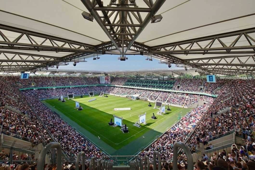 Kongresy świadków Jehowy ponownie na południu Polski – FILM