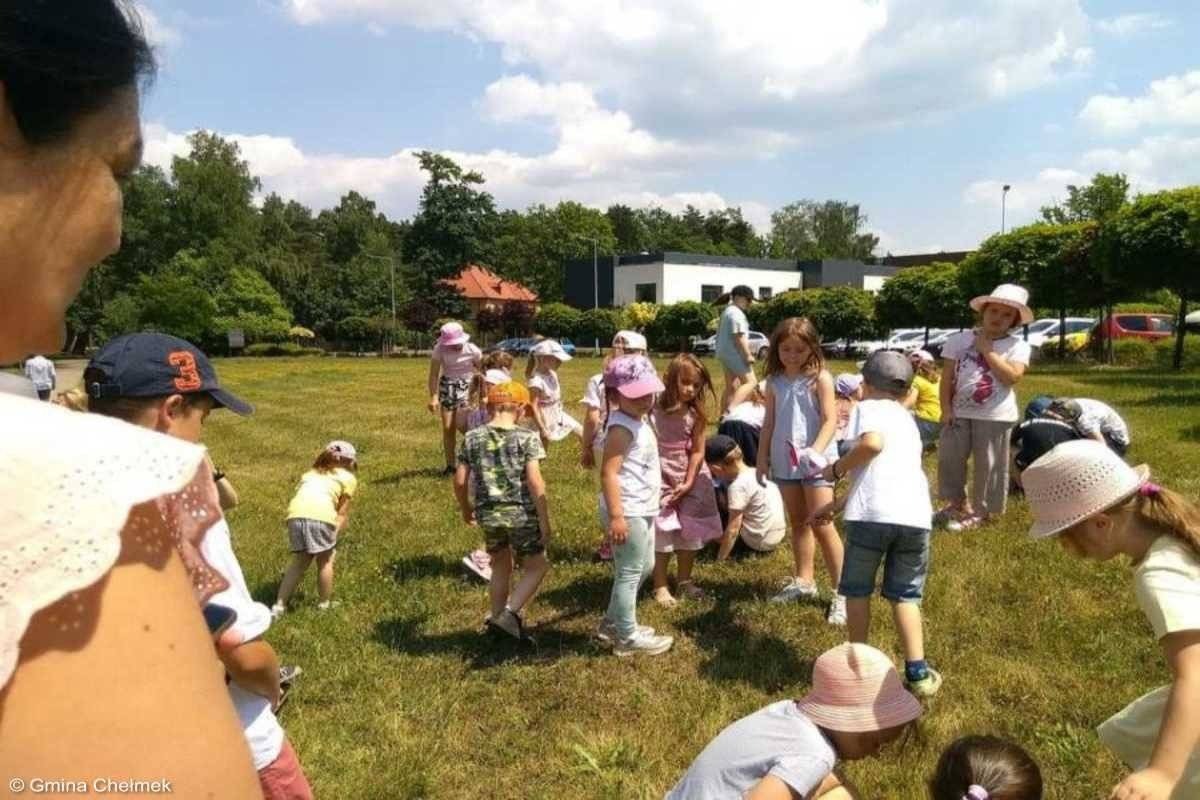 Między innymi Ogrodowe Skrzynki Kontaktowe