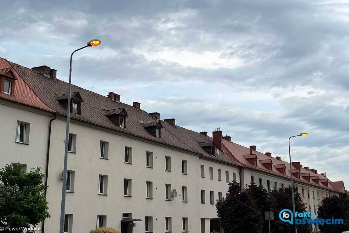 Światło w jasności świeci