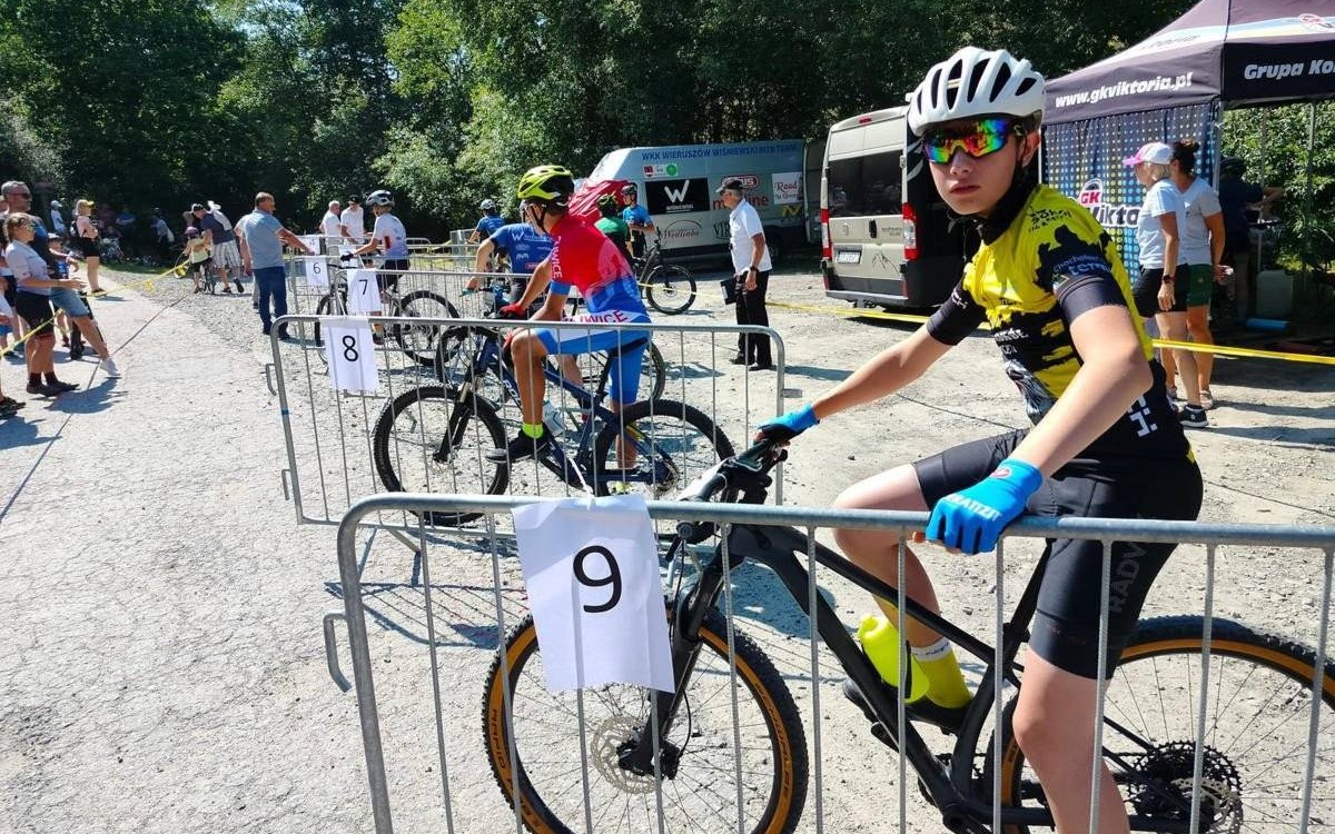 Sokoły z Kęt i Zatora na górskim szlaku – FOTO