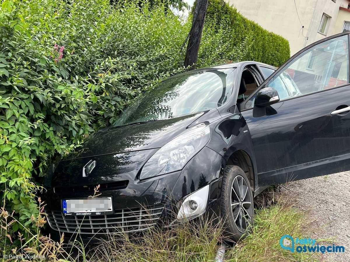 Zasłabł i wjechał do rowu. Był po alkoholu – FOTO