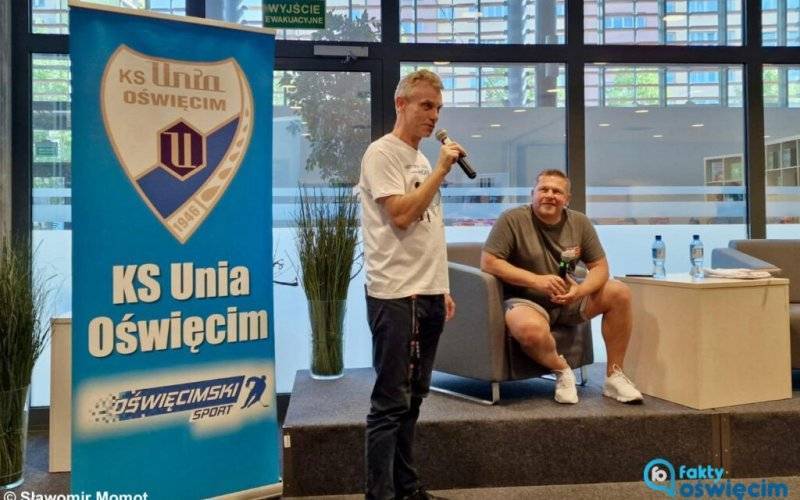 Hokejowy poniedziałek w sercu Oświęcimia