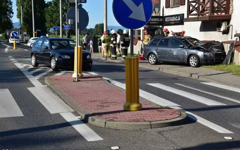 Dwa samochody zderzyły się na Tarniówce – FOTO