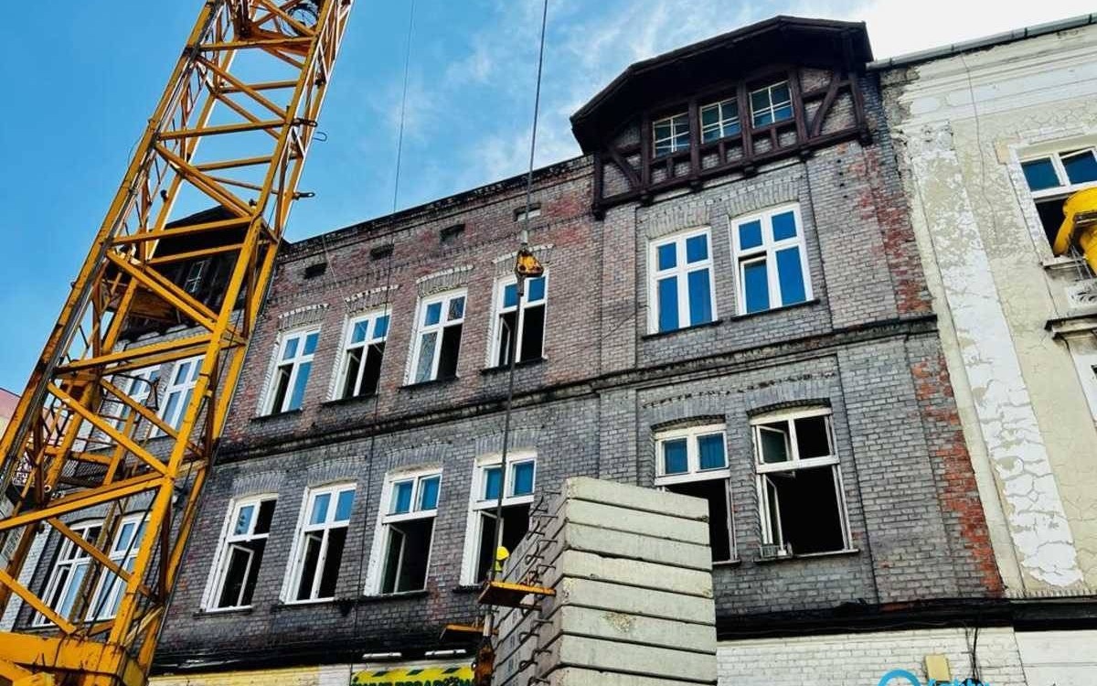 W remontowanej kamienicy powstanie 19 mieszkań – FOTO