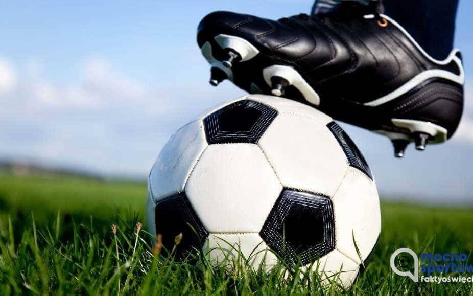 Kibic uderzył zawodnika Orła Ryczów podczas meczu w Jawiszowicach