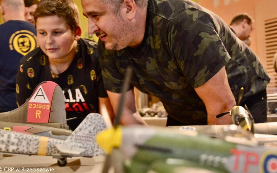 Blisko pół tysiąca kartonowych arcydzieł – WYNIKI, FILM, FOTO