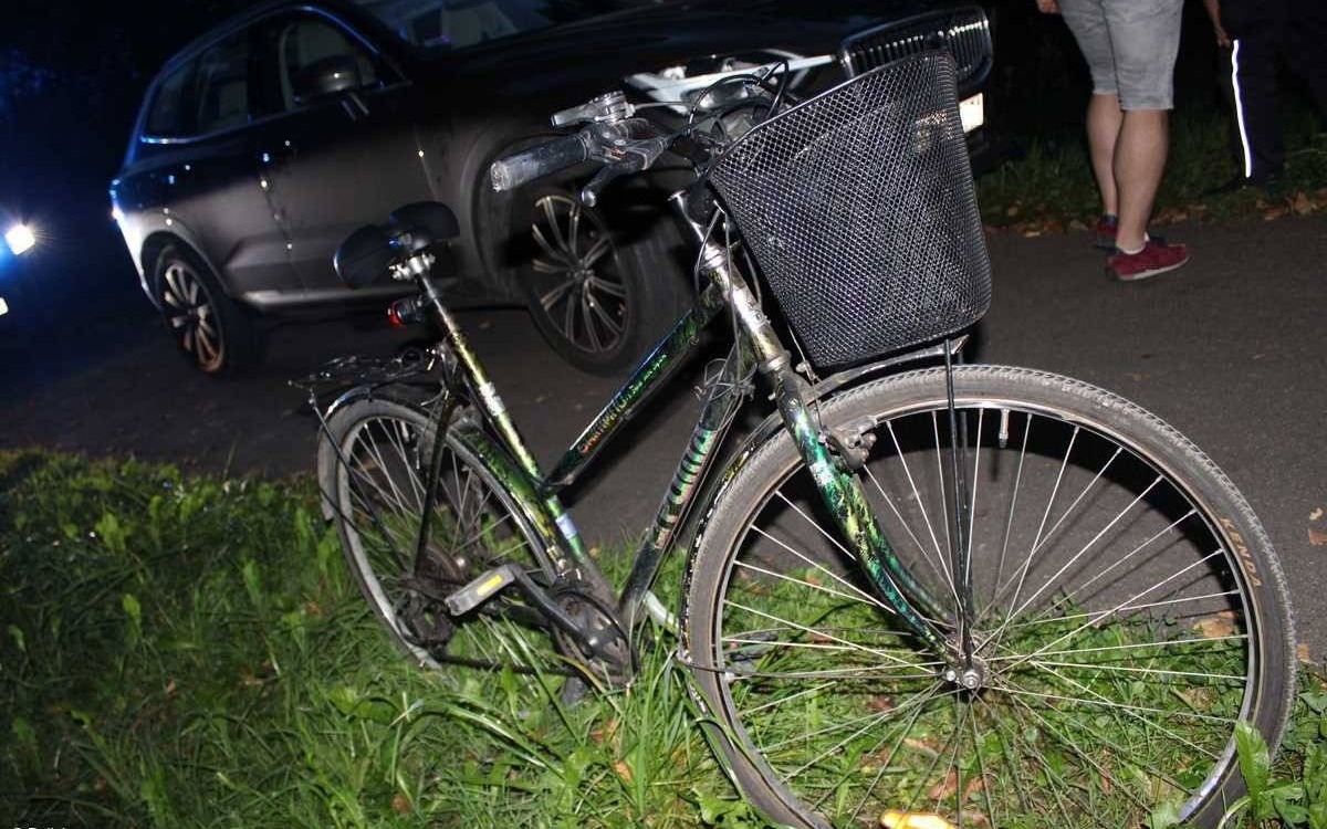 Wypadek na przejściu. Piesza z poważnym złamaniem