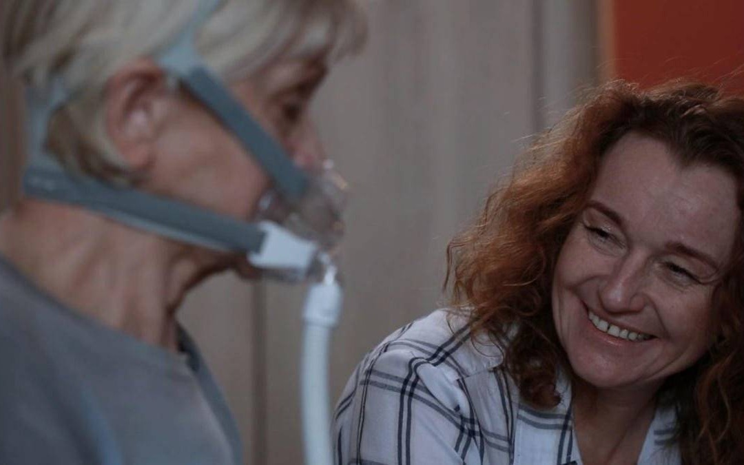 Wzrasta liczba pacjentów pod respiratorami w domach, których NFZ nie obejmuje kontraktem