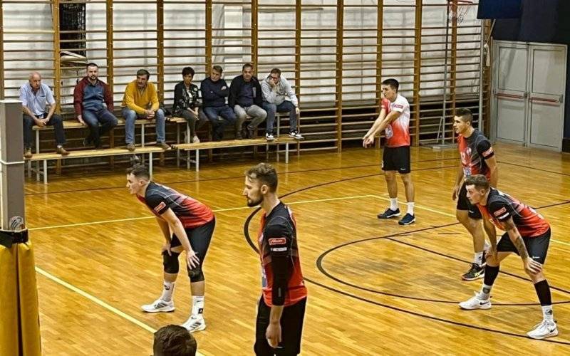 Ma być głośno podczas ciszy – FOTO