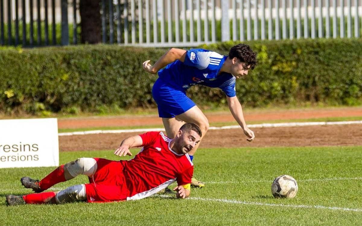 Strzeleckie fajerwerki w derbowych meczach