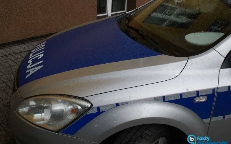 Uderzyła osobówką w tył ciężarówki. Trafiła do szpitala
