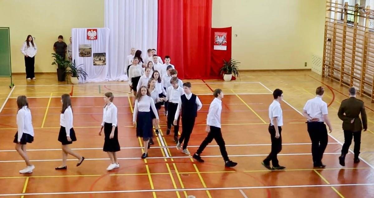 Polonez figurowy w nowoczesnej odsłonie – FILM