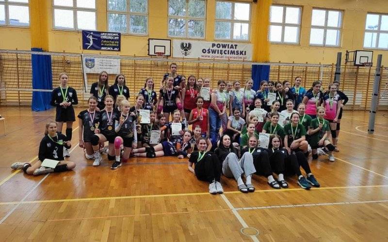 Niepodległościowo pod siatką – FOTO