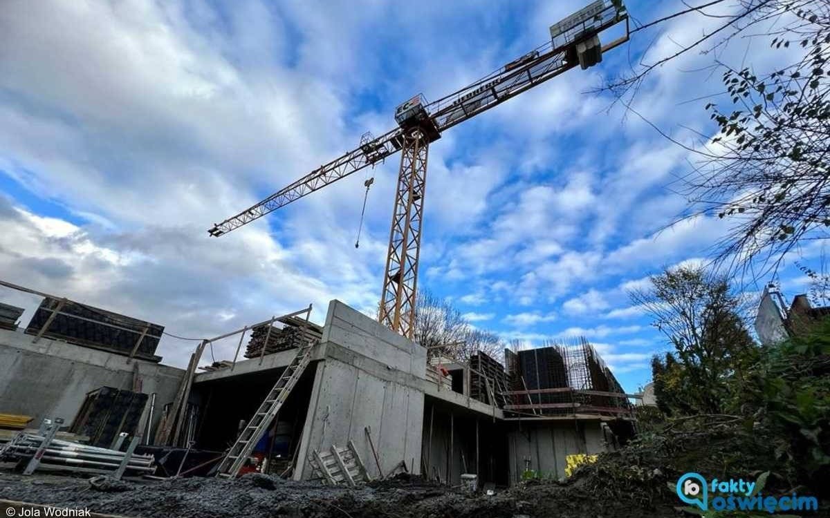 Na bulwarach mury pną się do góry – FILM, FOTO